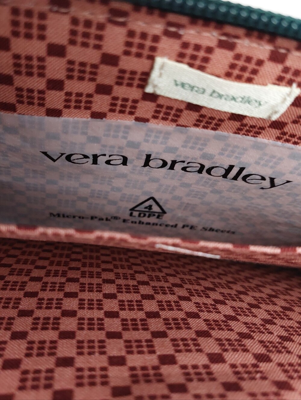 Vera Bradley Large Tab Wallet Mistletoe Lattice NWT - Picture 4 of 4